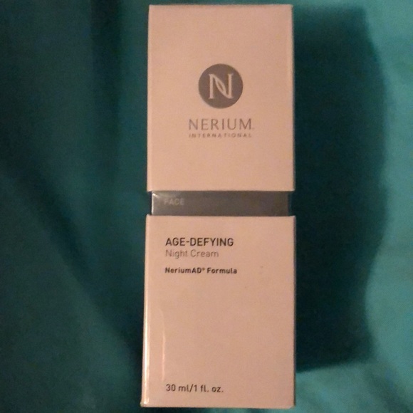 Nerium Night Cream - Picture 1 of 2
